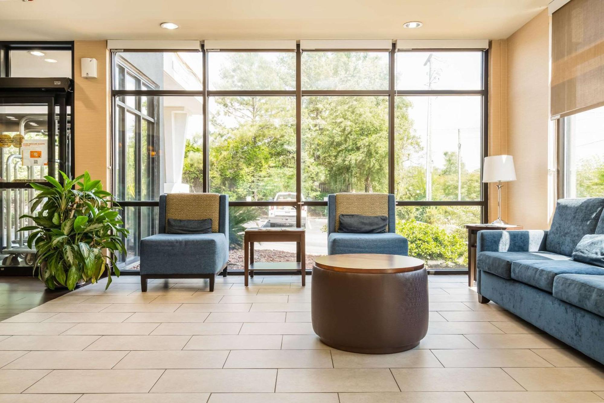 Comfort Suites Columbia Northeast - Fort Jackson Екстериор снимка