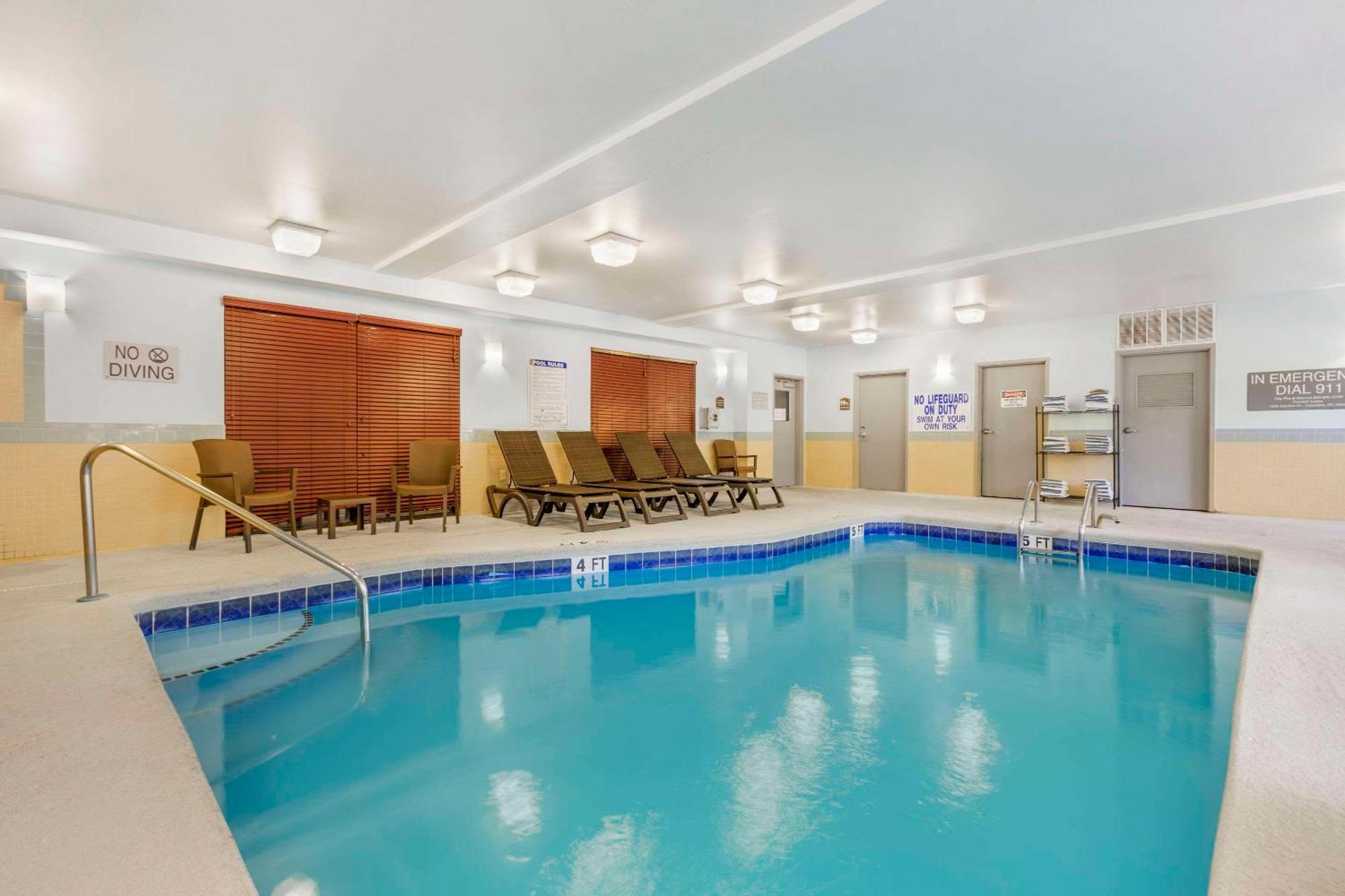 Comfort Suites Columbia Northeast - Fort Jackson Екстериор снимка