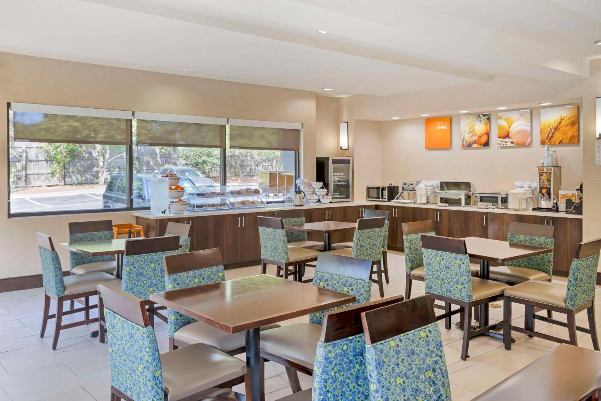 Comfort Suites Columbia Northeast - Fort Jackson Екстериор снимка