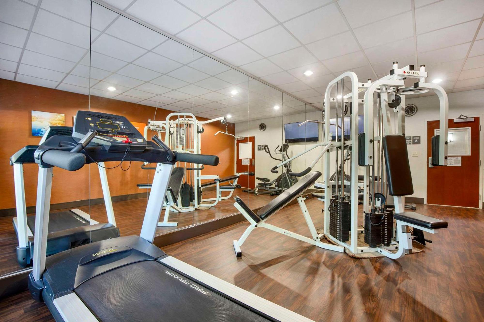 Comfort Suites Columbia Northeast - Fort Jackson Екстериор снимка
