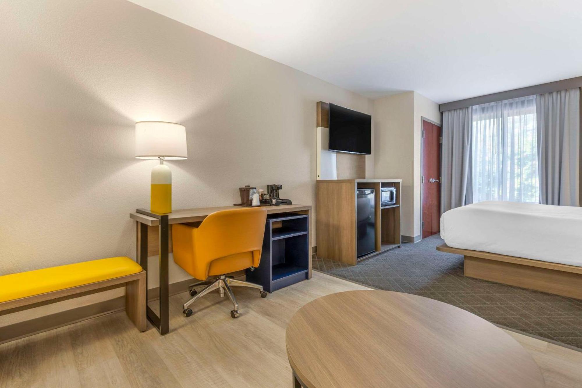 Comfort Suites Columbia Northeast - Fort Jackson Екстериор снимка