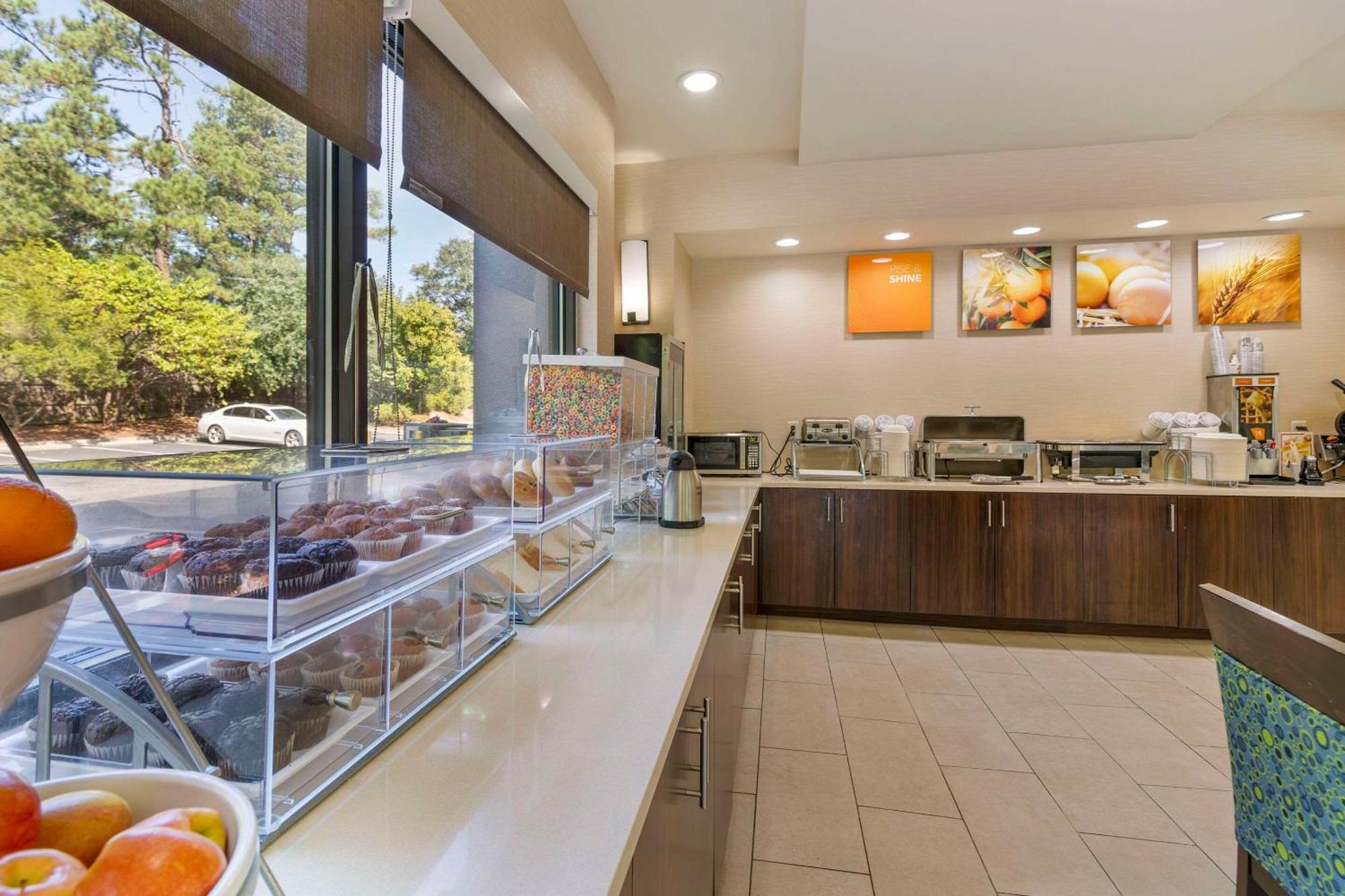 Comfort Suites Columbia Northeast - Fort Jackson Екстериор снимка
