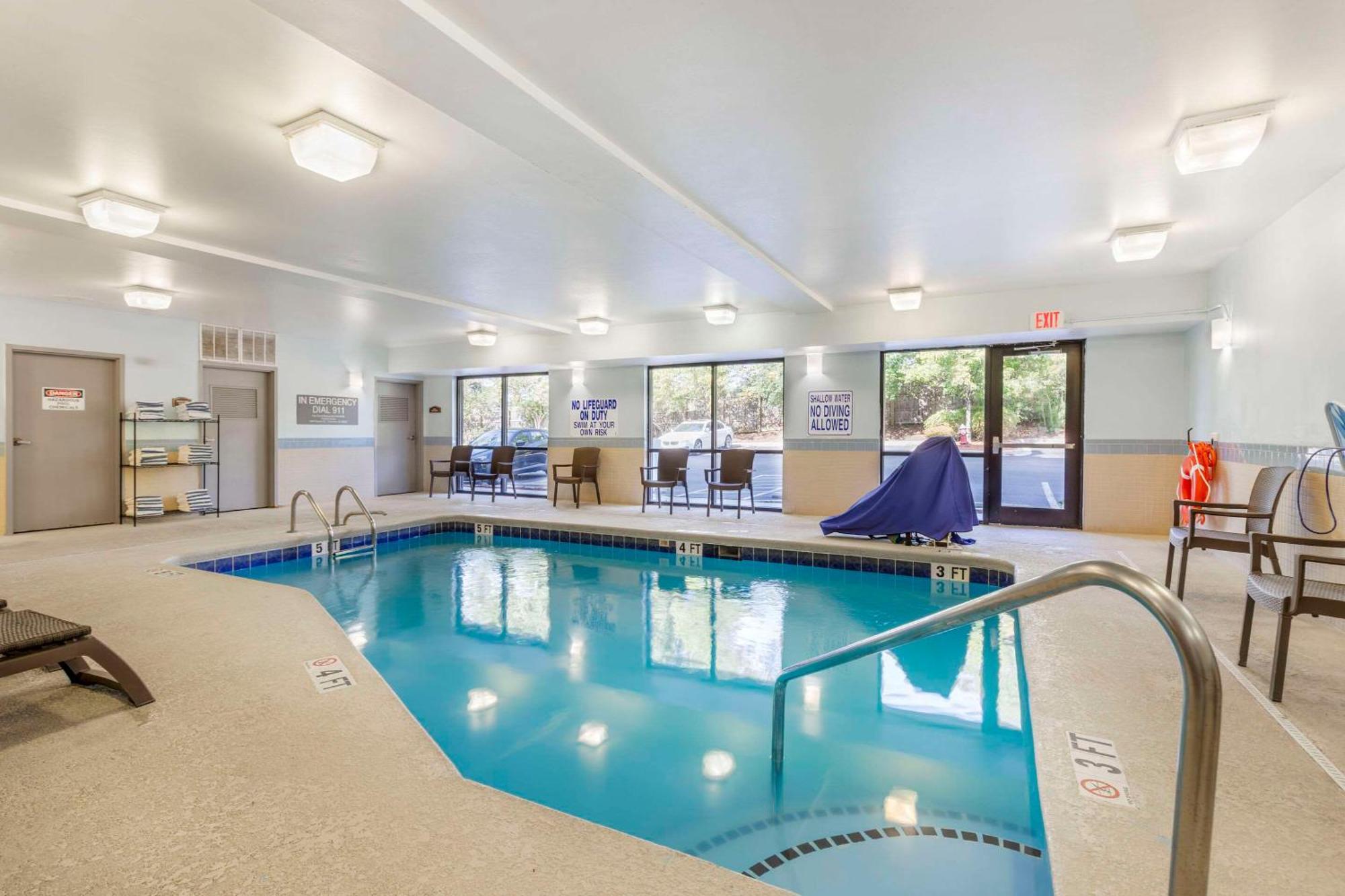 Comfort Suites Columbia Northeast - Fort Jackson Екстериор снимка