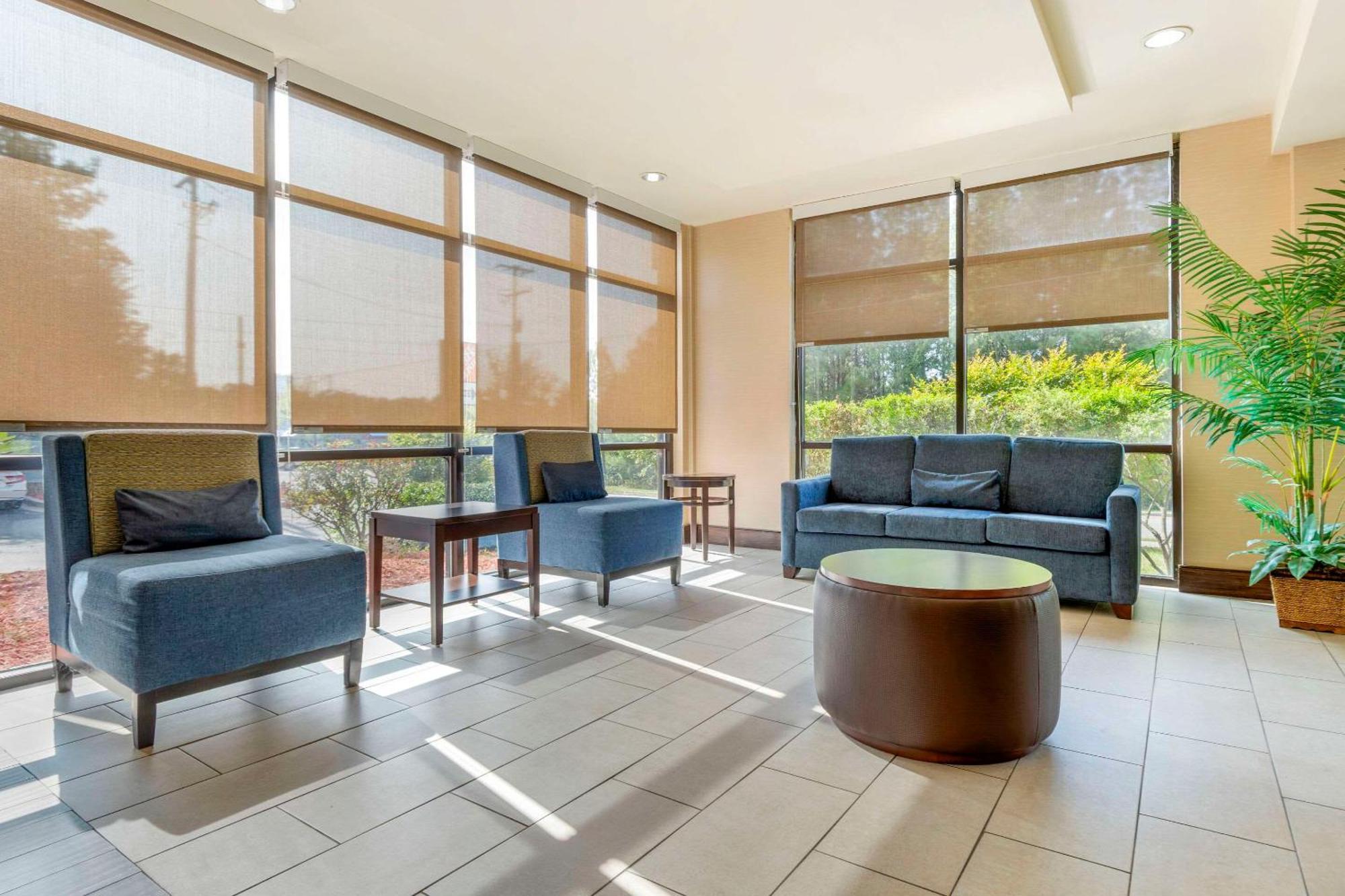 Comfort Suites Columbia Northeast - Fort Jackson Екстериор снимка