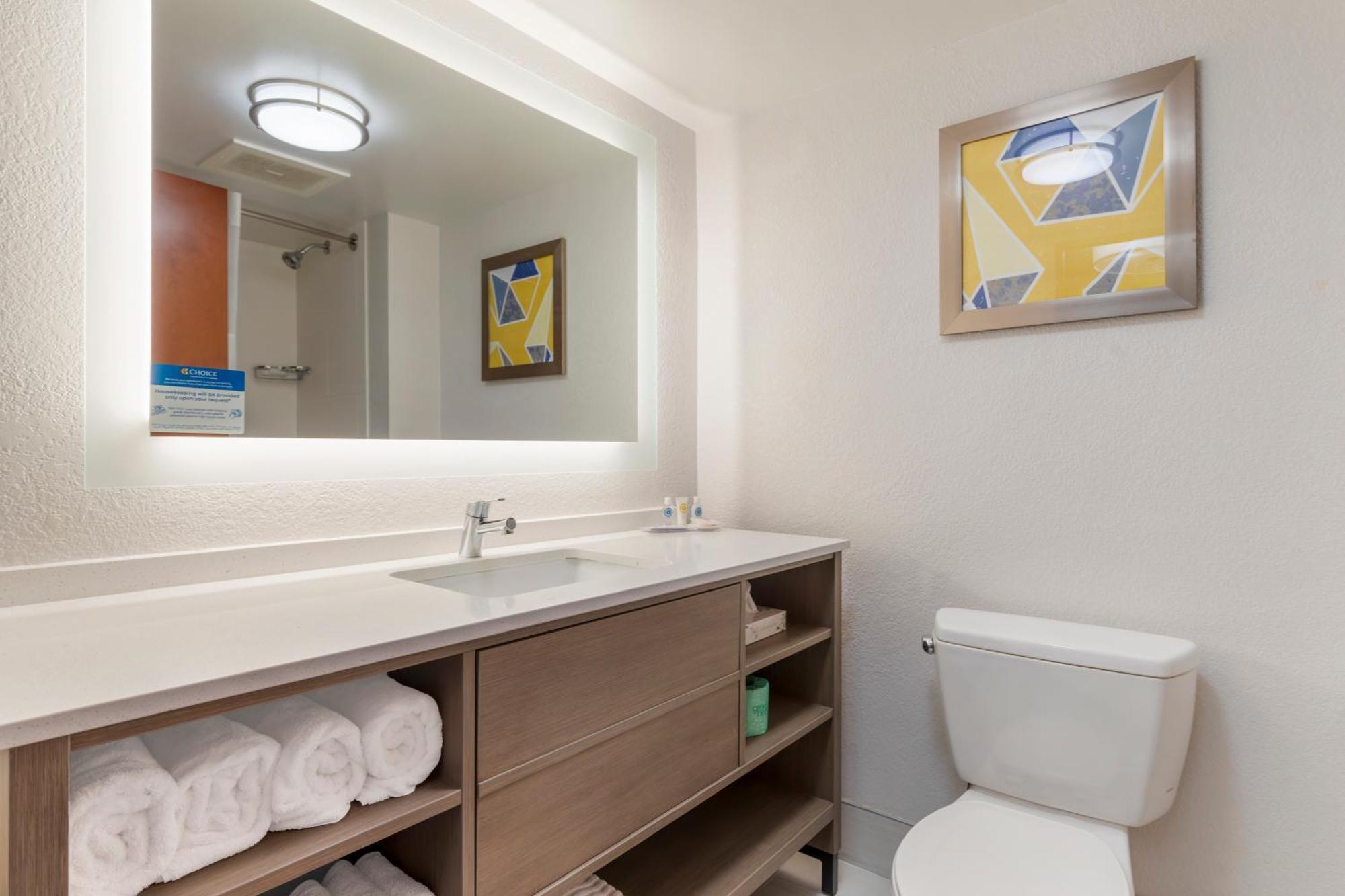Comfort Suites Columbia Northeast - Fort Jackson Екстериор снимка